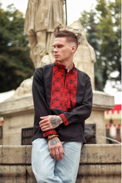 Men's embroidered shirt 